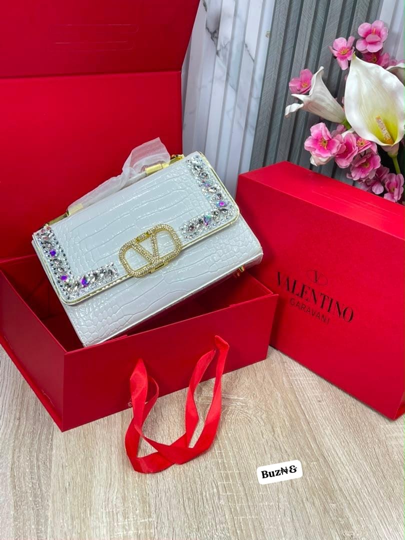 Valentino luxury. - Image 5