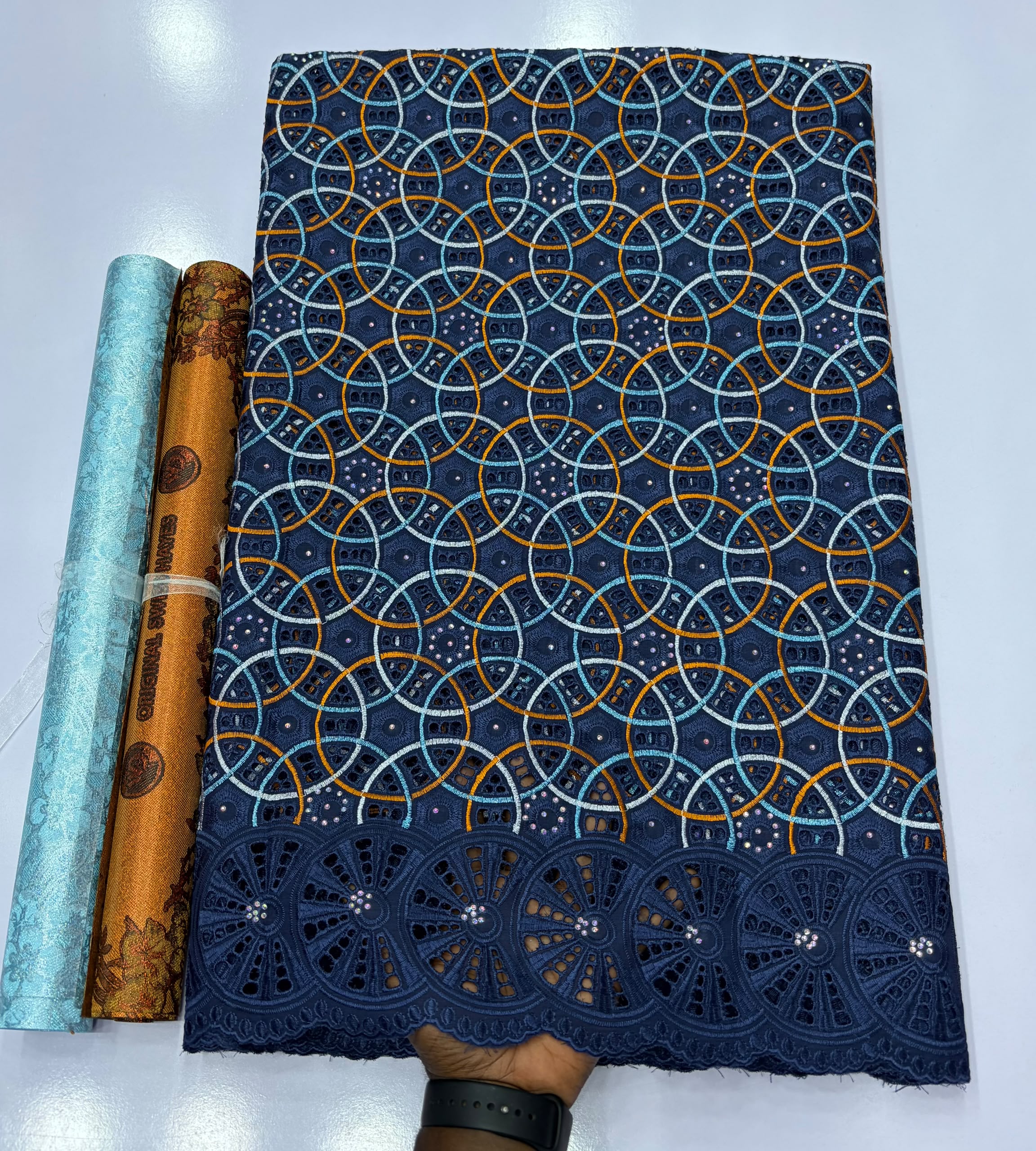 Lace. - Image 3