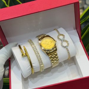 ROLEX SET WITH BRACELET FOR LADIES.